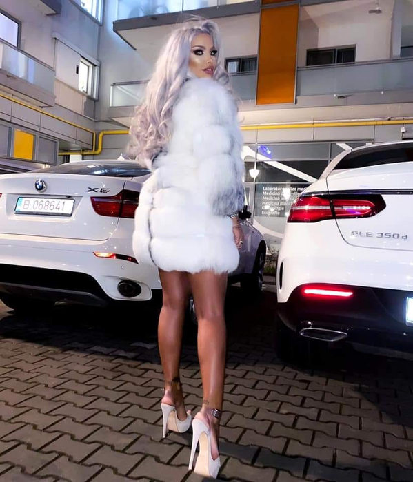 Oana Zăvoranu a atacat-o "la baionetă" pe fosta asistentă TV