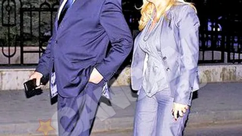 Uite ce eleganta este Elena Udrea!