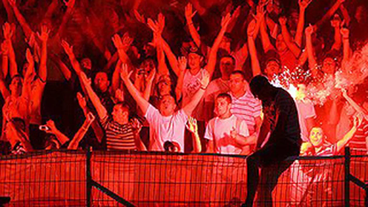 Zece fani dinamovisti, sanctionati pentru confectionarea unui banner obscen adresat lui Borcea