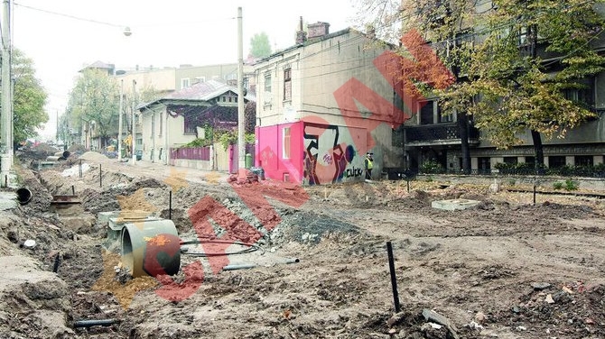 Buzestiul, "la pamant" pana in decembrie