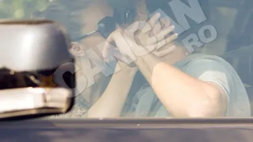 Adela Popescu stie cum sa-si impace iubitul. Uite cum l-a sarutat, in masina!