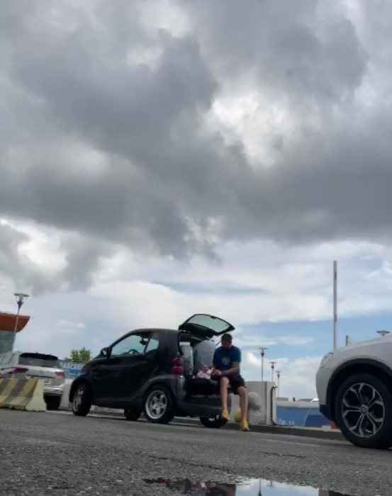Cătălin Cazacu s-a înfruptat în cel mai sigur loc din parcare