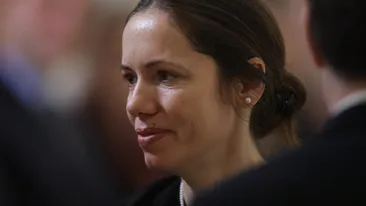 Care a fost primul loc de muncă al Mirabelei Grădinaru în București. A făcut eforturi mari în perioada facultății înainte de a se angaja la corporație