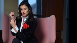 Claudia Pătrășcanu scoate artileria grea: mesajele de amenințare de la Gabi Bădălău + Strigătul disperat al artistei