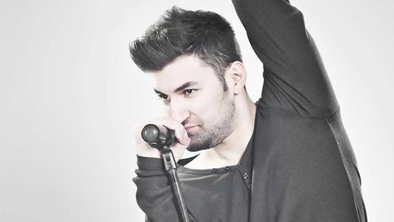 Imaginea asteptata de toata Romania! Smiley, pasional cu o tanara in dormitor! Toate am vrea sa fim in locul ei