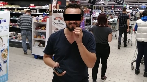 El este bărbatul care a terorizat bucureştenii dintr-un supermarket: “Şi-a aruncat ghearele spre gâtlejele paznicilor şi...”