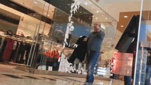 Shoppingul nu e pasiunea lui! Serghei Mizil a facut ca trenul in gara cand a fost dus in mall!