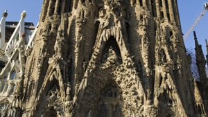 Un detinut bolnav psihic a dat foc la Sagrada Familia! 1.500 de turisti au fost evacuati!