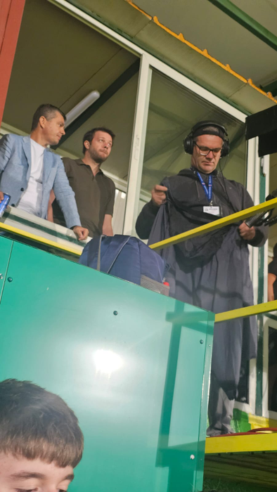 Spectacol la meciul FC Argeș – Rapid: fanele lui Dobrin au eclipsat fazele de joc cu ținutele lor provocatoare!