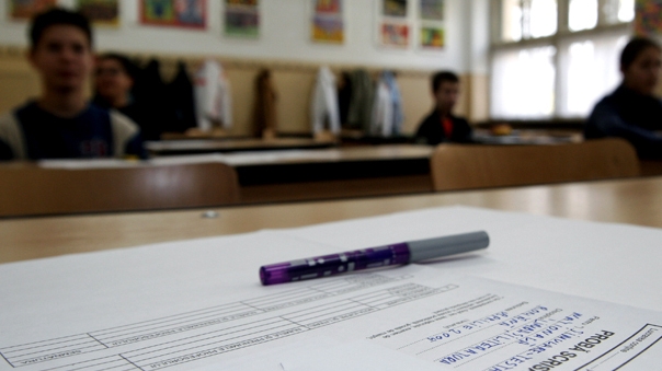 Evaluare NAŢIONALĂ 2017 ROMÂNĂ. Elevii de clasa a VIII-a dau proba la limba română