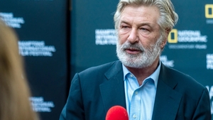 Lovitură de proporții pentru Alec Baldwin! Ce au stabilit anchetatorii, la mai bine de un an de la moartea lui Halyna Hutchins