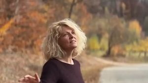 Dana Nălbaru a revenit în muzică! Lansează prima ei piesă, după despărțirea de Hi-Q: „Din dragoste pentru Dumnezeu”