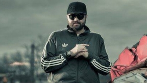 Nimeni nu s-ar fi așteptat la așa ceva! Grasu XXL îl înjură ca la ușa cortului pe un tânăr din public, la Nostalgia