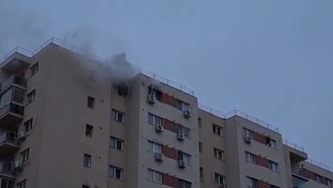Ultima oră. Incendiu în blocurile lui Ionuț Negoiță. Echipajele de pompieri, descarcerare și SMURD au intervenit imediat