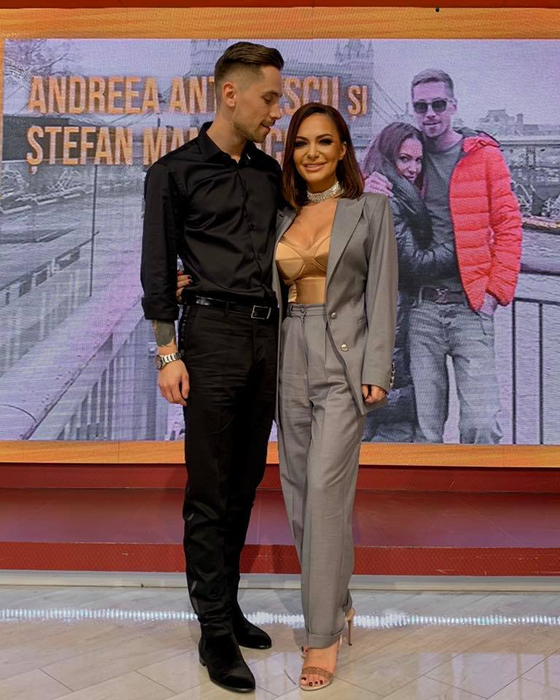 Andreea Antonescu, fără lenjerie intimă! Cum a fost fotografiată cântăreața