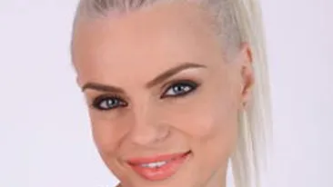 Activitatile lui Jojo intr-o zi cu soare: taclale in masina, telefoane non-stop si vizite la banca! Vezi cine o pazeste?