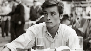 Trauma lui Alain Delon. Mama l-a lăsat la casa de copii