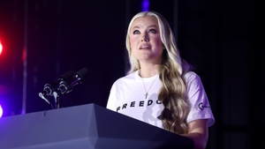 „A fost Charlie”. Erika Kirk dezvăluie semnul straniu primit de la soțul ei, în noaptea în care a fost ucis