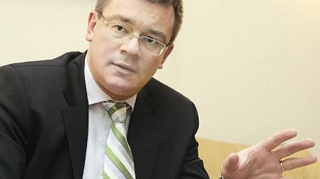 Premierul Mihai Razvan Ungureanu a sesizat Parchetul pentru neregulile in dosarele de restituire de la ANRP