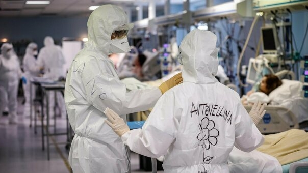 Guvernul de la Roma, sancțiuni împotriva personalului medical care nu vrea să se vaccineze anti-COVID