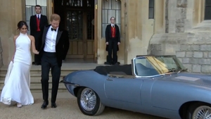 Meghan Markle a impresionat și cu rochia pe care a purtat-o la recepția care a avut loc după nuntă