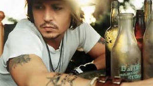 Johnny Depp se teme de sedintele foto! "Ma simt ca si cum as fi violat!"