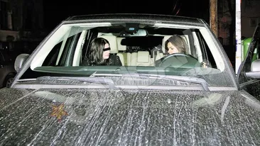 Malvina Cervenschi profita din plin de viata de burlacita! Aproape sa adoarma la volan dupa cateva pahare