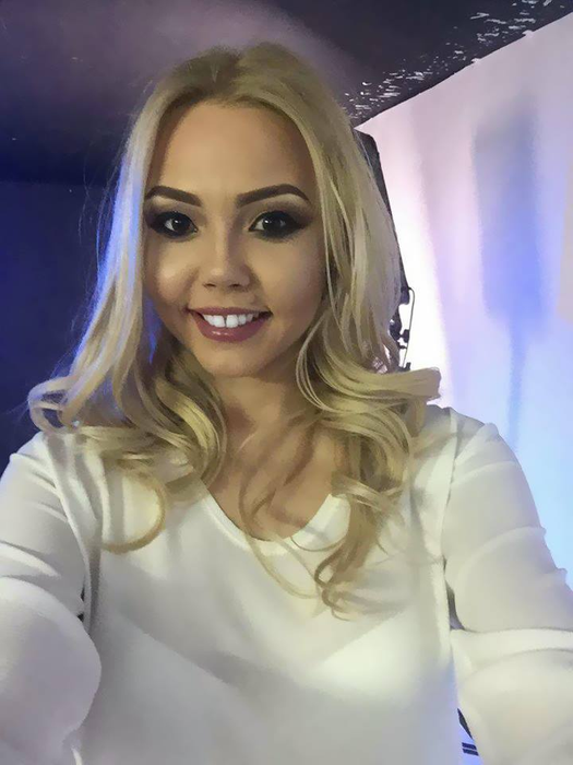 Veşti bune despre Denisa Manelista! Dansatoarele ei au fost la spital şi au spus ce se întâmplă cu artista