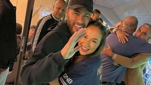 Vlăduța Lupău, întâlnire de gradul zero la Paris! Artista, în brațele lui Neymar pe stadionul Parc des Princes. „Dacă îți dorești cu adevărat ceva se întâmplă”