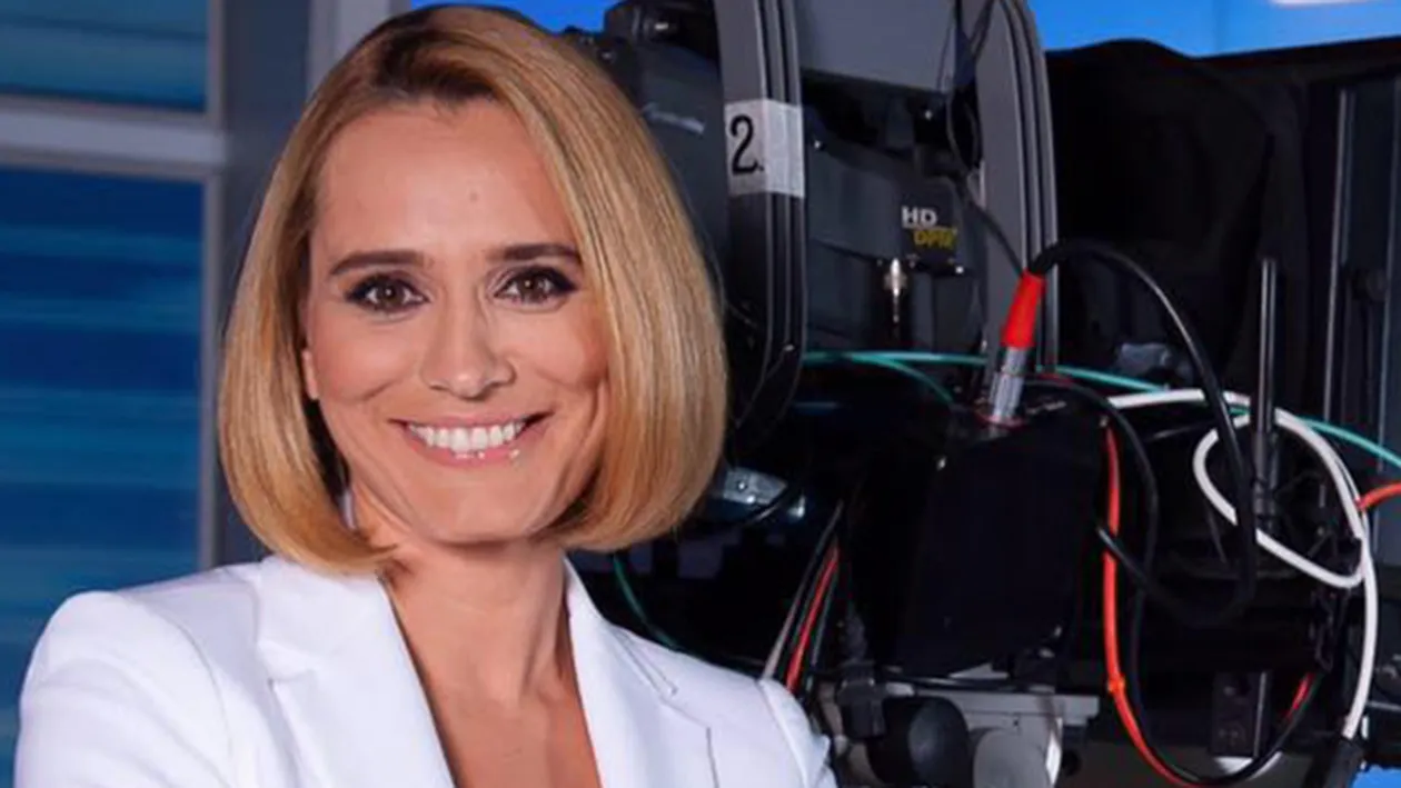 ANDREEA ESCA, pozată cu FIRICEL şi CELENTANO din Las Fierbinţi. Motivul...