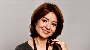 Cum arată băiatul pe care Oana Sârbu l-a adoptat cu Robert Turcescu. Alexandru are 16 ani și este extrem de talentat!