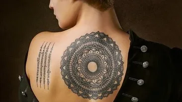 O tânără din Iași s-a umplut de pete după ce și-a făcut un tatuaj! A încremenit când s-a privit în oglindă, iar dermatologul nu poate să o ajute