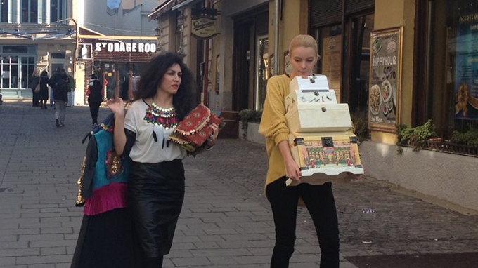 DIANA DUMITRESCU şi DOINIŢA OANCEA, aşa cum nu le-ai mai văzut până acum! După ce şi-au schimbat look-ul, amândouă au...