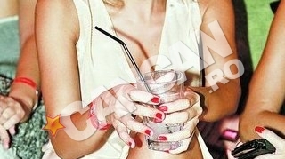 Roxana Ionescu lucreaza la o firma si promoveaza o cunoscuta marca de tequila! Angajata cu carte de munca dupa ce si-a luat licenta