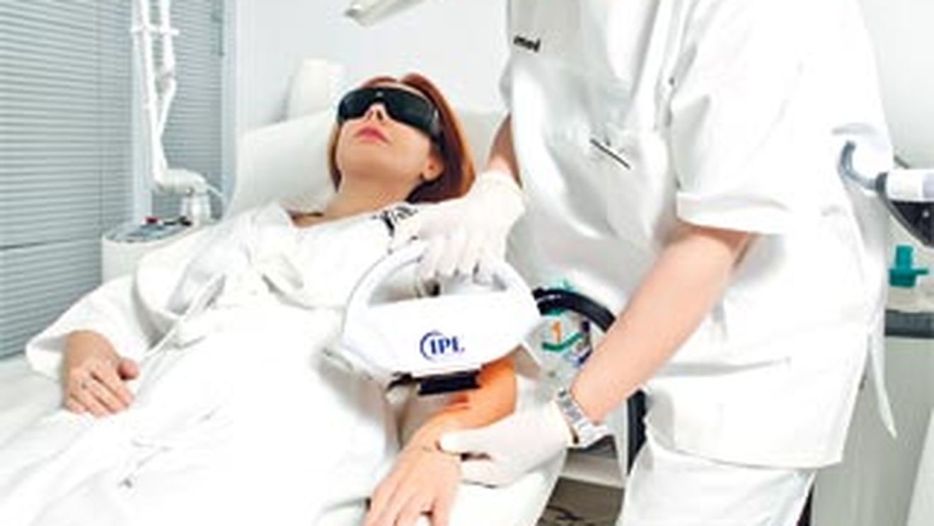 Scapa de parul nedorit cu tehnologia IPL IPL Lumenis, unicul aparat de epilare definitiva cu rezultate imediate, sigure si fara durere!
