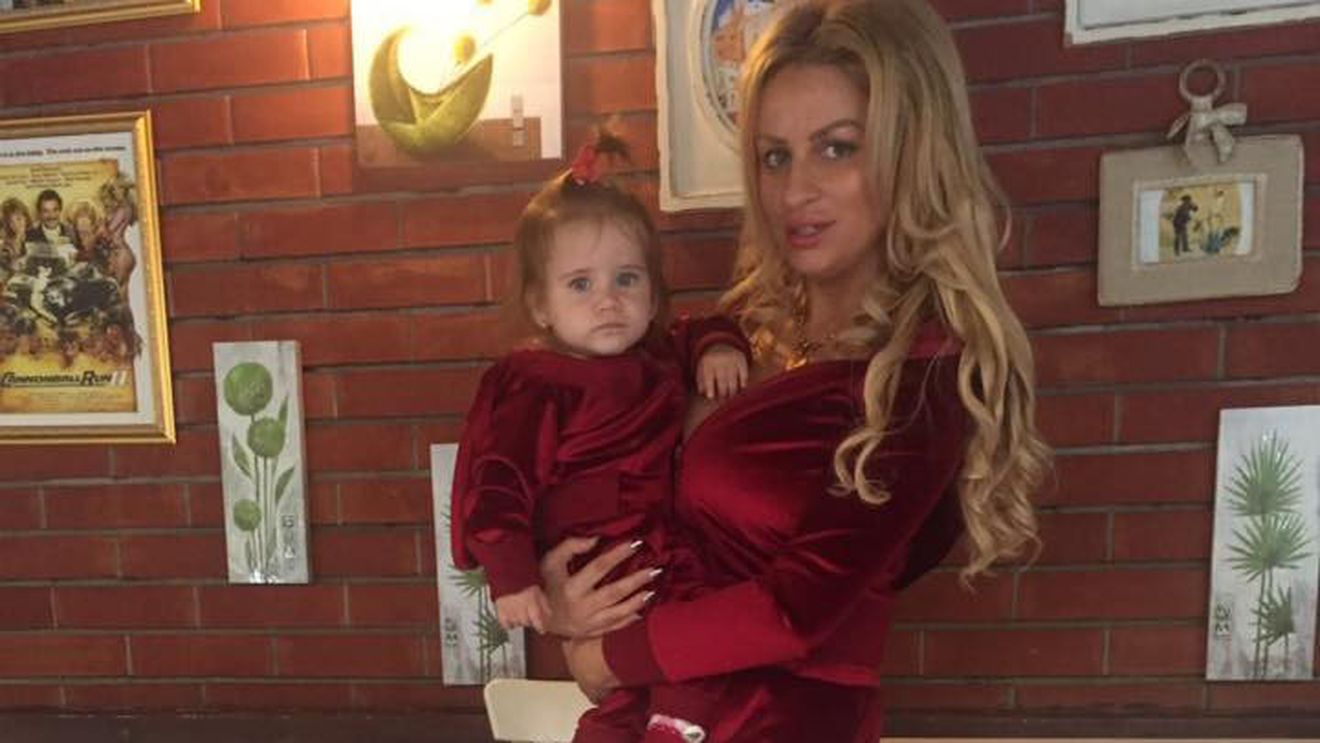 Sânziana Buruiană, mămică de fată din nou? Blonda a făcut anunţul în seara asta