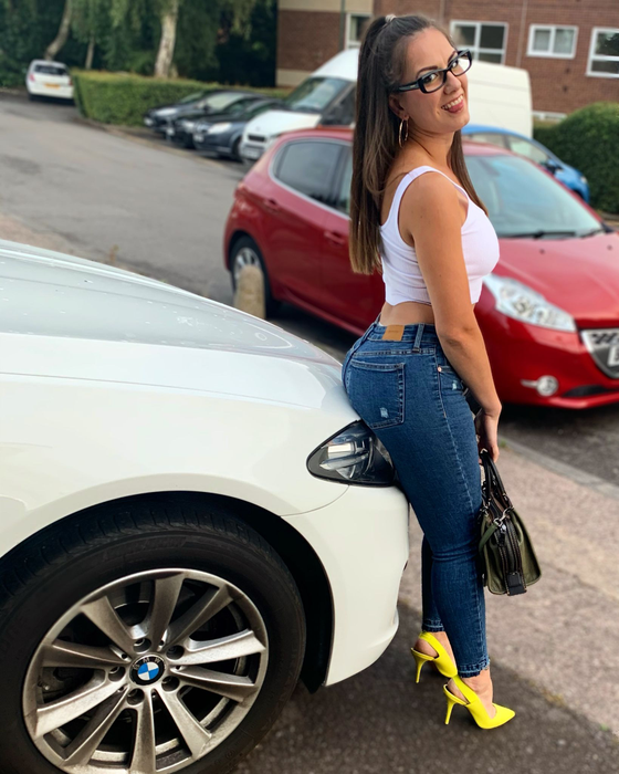Cine este sexoasa luptătoarea de MMA care se întreține din OnlyFans? “În sfârșit îmi permit să mă antrenez zilnic”