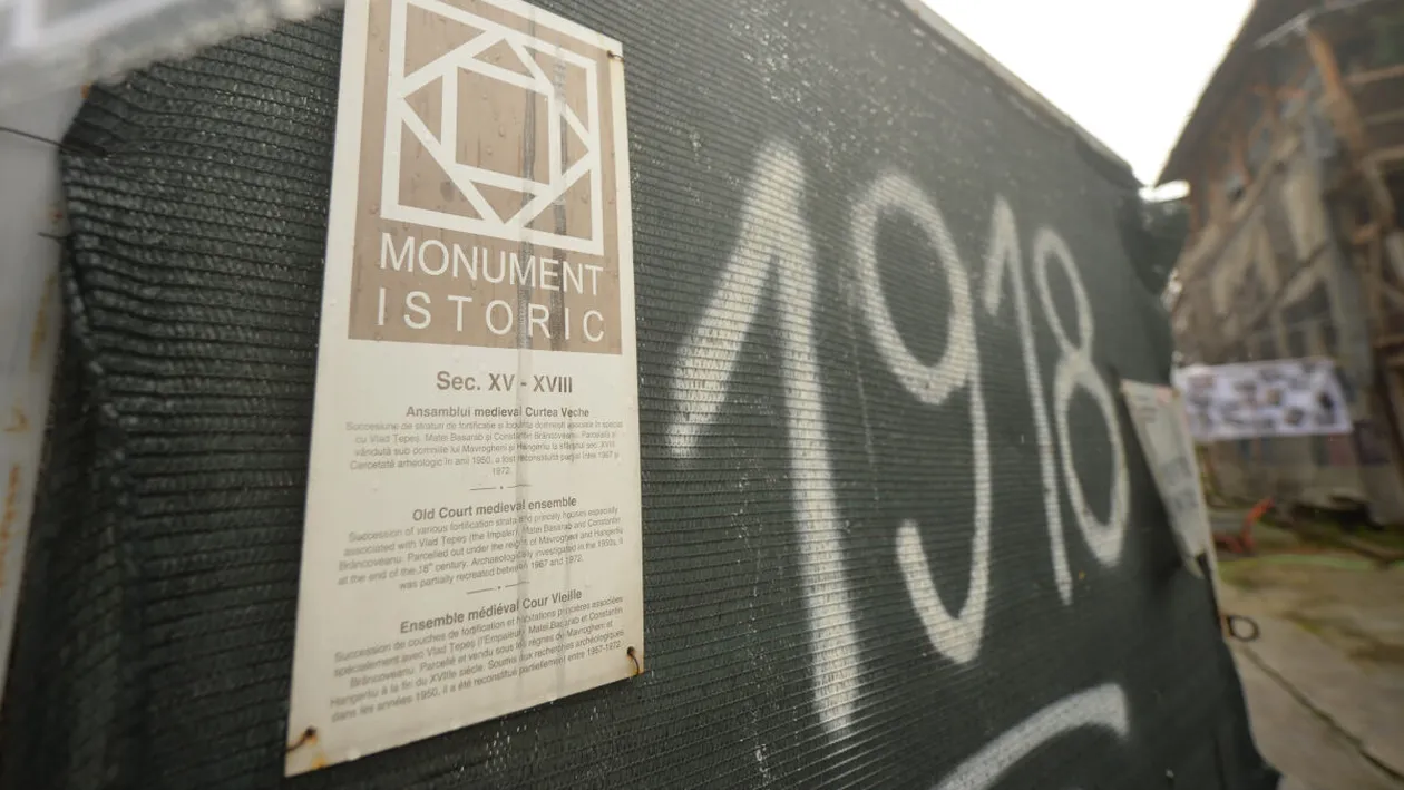 Curtea Veche, pata de pe obrazul Bucureștiului: O restaurare începută acum mai bine de 10 ani cu termen de finalizare etern