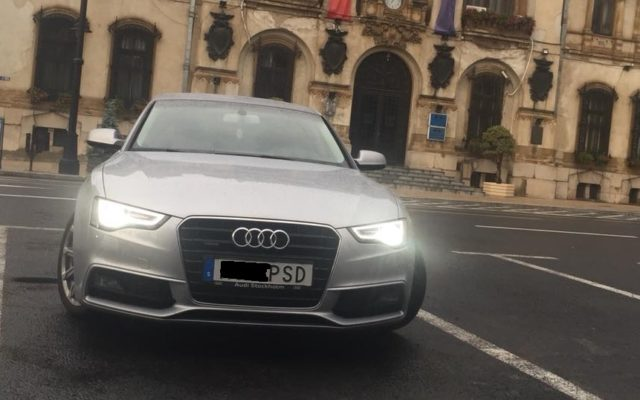 Mircea Badea, despre șoferul mașinii cu mesaj anti-PSD. “Mi se pare penibil cum s-au comportat milițienii cu el! Dacă era Ilie Năstase, îl rupeau cu bătaia!”