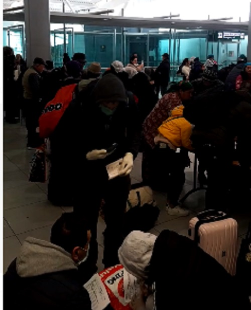 Aeroportul Otopeni, asaltat de romi veniți din străinătate. Ce măsuri au luat autoritățile competente