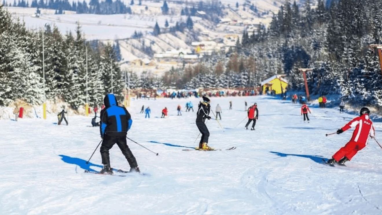 Tabară de iarnă 2026. Cât trebuie să plătească un copil pentru 7 zile la munte