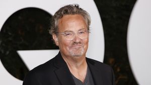 Medicul acuzat că i-a furnizat ketamină lui Matthew Perry și-a recunoscut fapta! Câți ani de închisoare riscă
