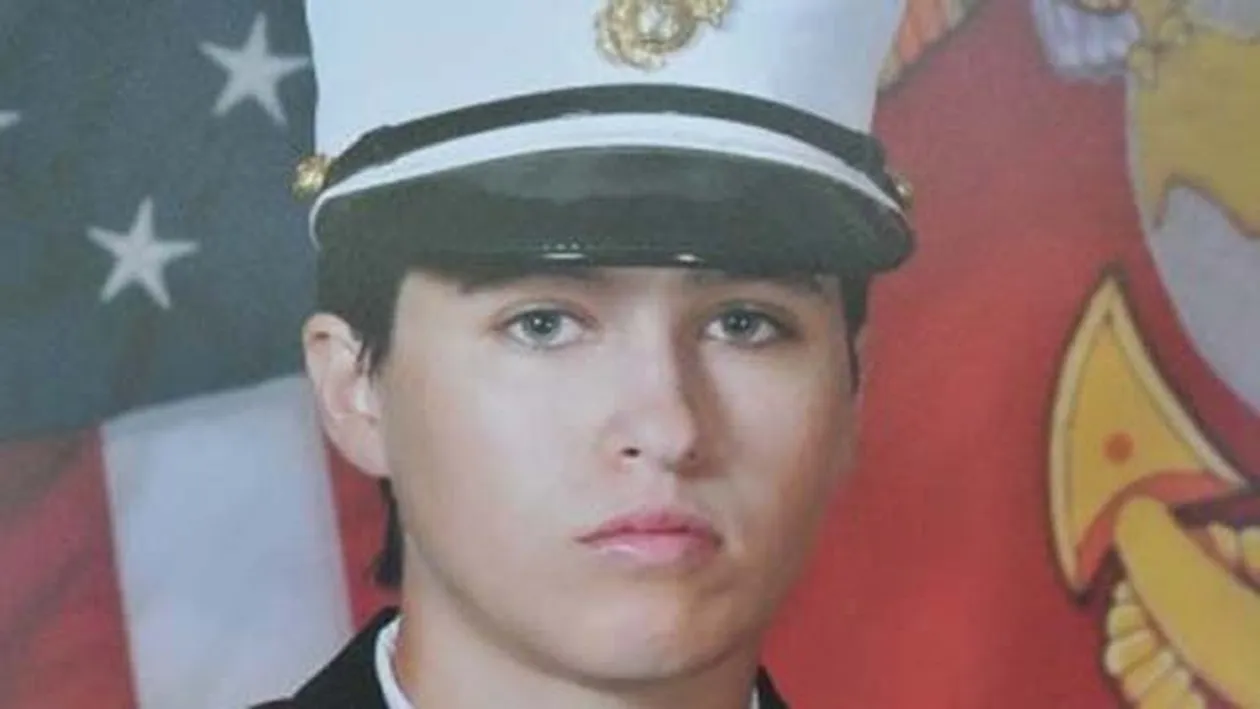 A primit un bacsis de 2 000 de dolari! Cum a reusit sa faca asta o chelnerita lesbiana