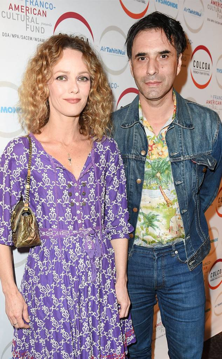Vanessa Paradis s-a căsătorit! Imagini cu fosta iubită a lui Johnny Depp în rochie de mireasă