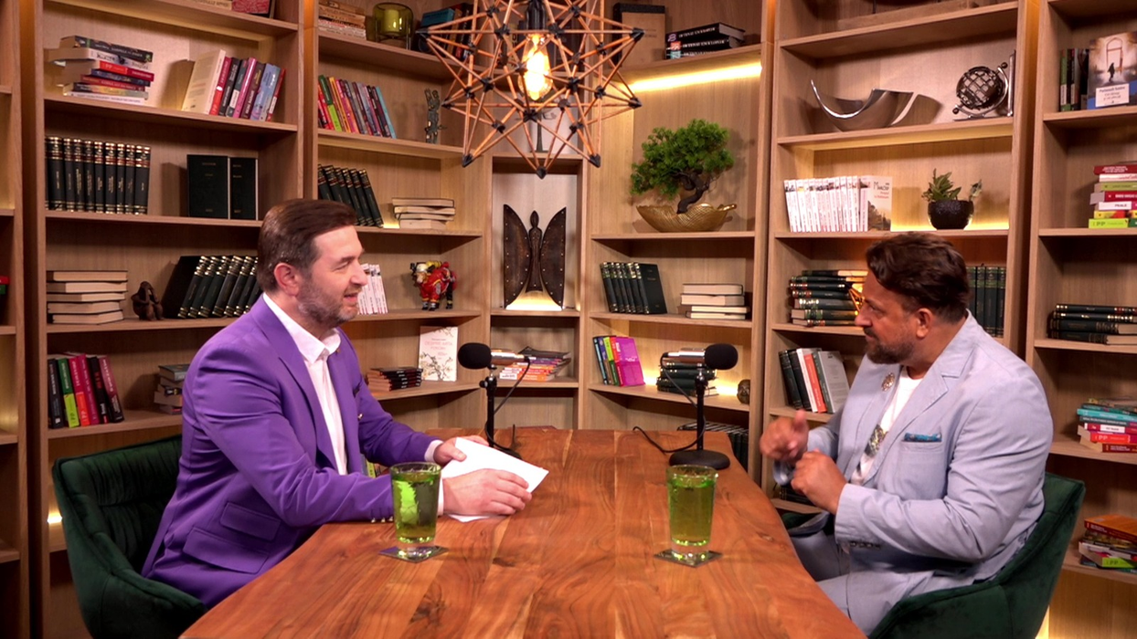 Vasile Păun este invitatul celei mai noi ediții a podcastului "ALTCEVA cu Adrian Artene", difuzat pe canalul de YouTube cu același nume (Foto: captură video)