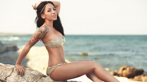 Ruby si-a modificat poza in Photoshop si a ajuns sa semene cu o papusa Barbie: "Esti ca lupul din Scufita Rosie"