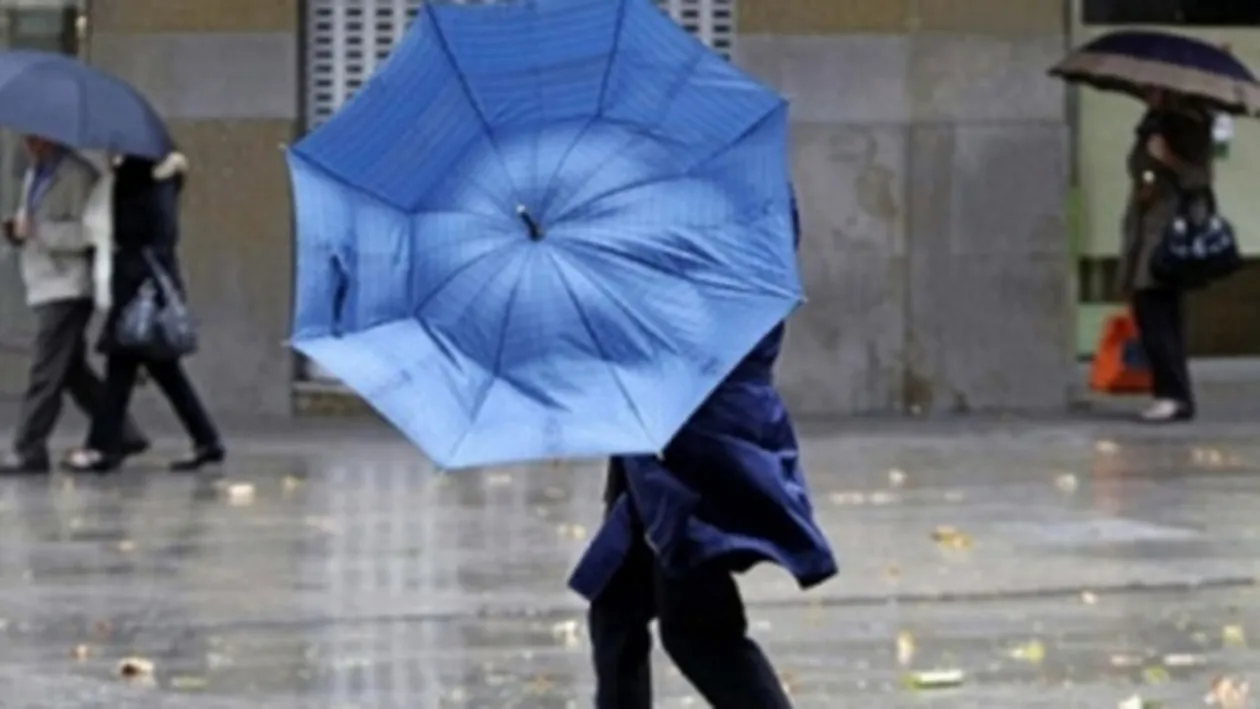 Vant si ceata in aproape toata tara! Meteorologii au emis COD GALBEN, cursele aeriene sunt intarziate sau anulate