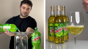 Cum poți transforma Mountain Dew în vin. Trucul simplu, la îndemâna oricui