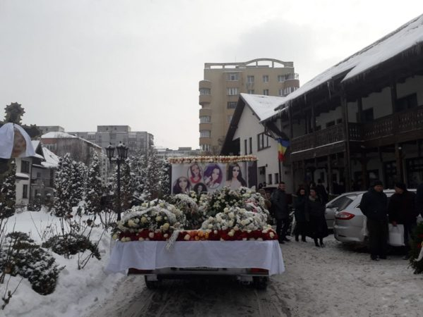 Gabriela Rîpan a fost condusă pe ultimul drum. Sute de oameni au venit să-și ia rămas-bun