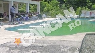 VIDEO Tragedie in familia unui milionar roman! Copilul in varsta de trei ani al fostului patron Angelli s-a inecat in piscina vilei, sub ochii a trei bone!